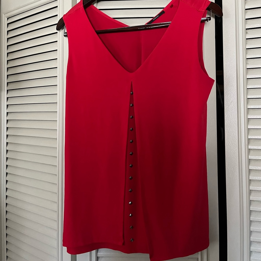 Small Women’s red sleeveless top with studded accent